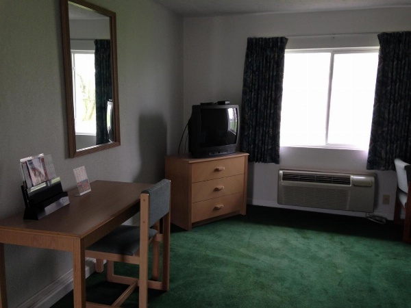 Economy Inn - Lafayette image 4